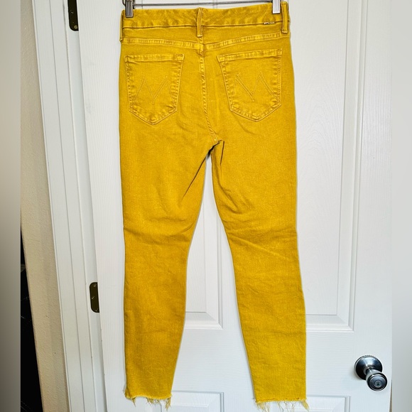 EUC MOTHER Mineral Yellow Wash Denim The Looker Ankle Snippet Jeans - Picture 6 of 17
